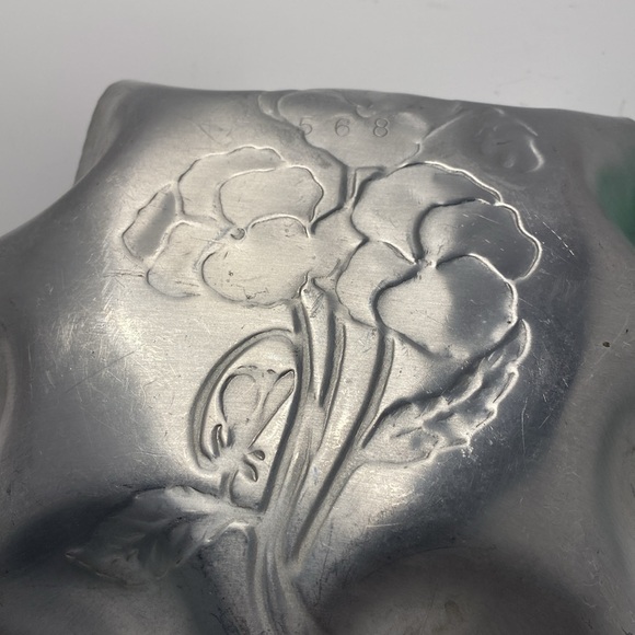 Craft Studios mid century modern metal ruffled dish decorated with roses. - Picture 5 of 8